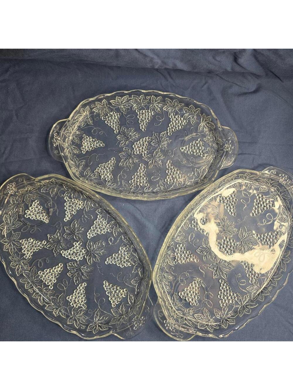 Set of 3 clear vintage clear glass Anchor Hocking Serva-Snack plates grapes